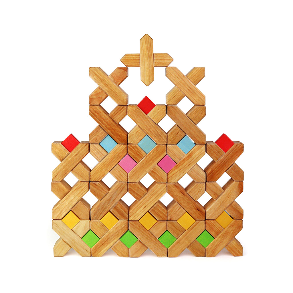 Costruzione creativa realizzata con i Bauspiel X-Bricks e Cubi di Luce colorati

