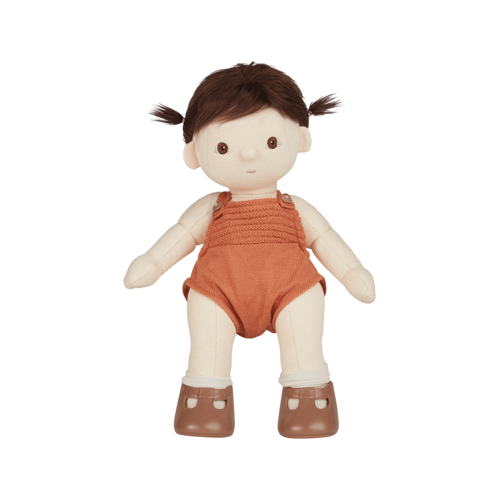 Olli Ella Dinkum Doll Peanut – bambola morbida in cotone color pesca, vista frontale