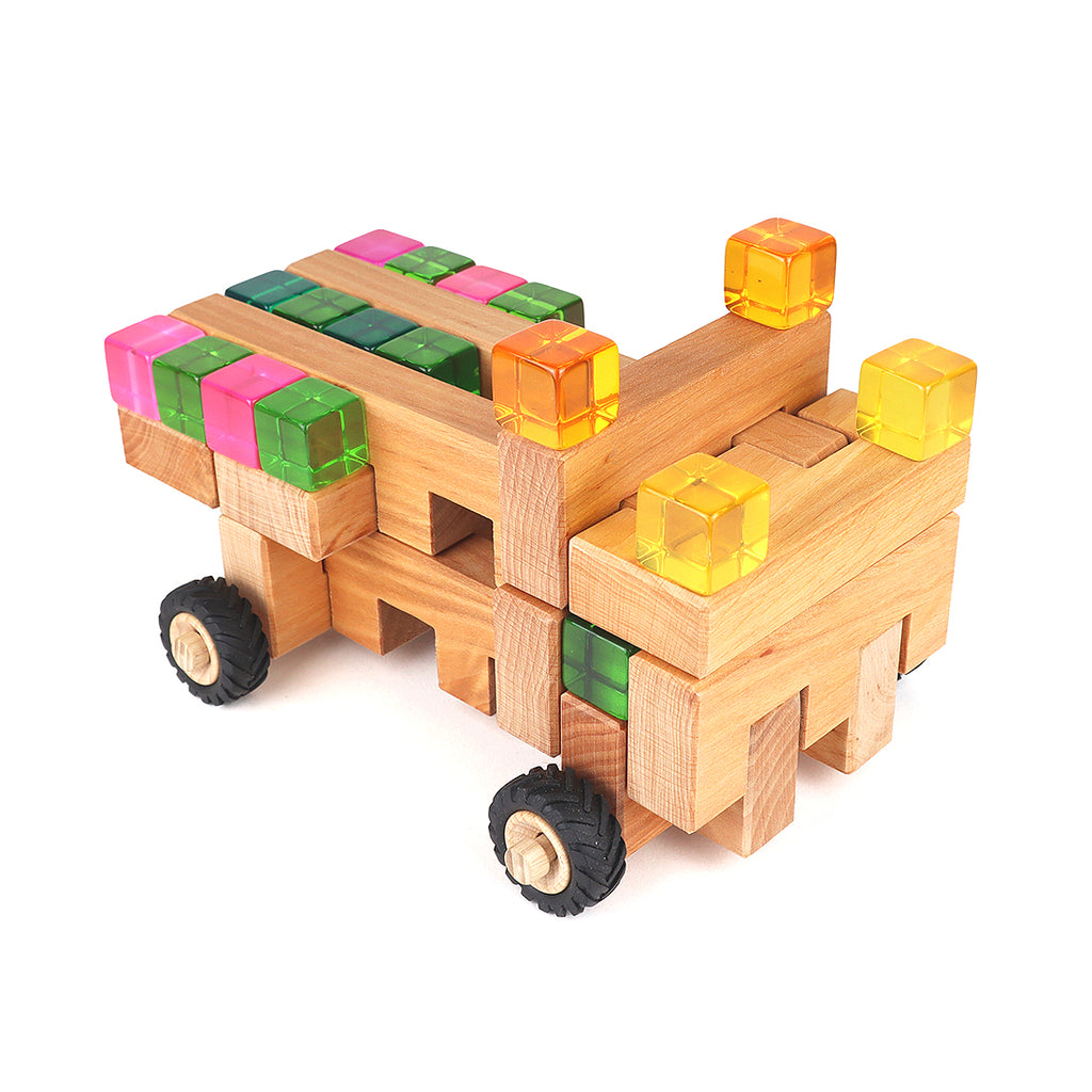 Costruzione creativa con Cubi di Luce Bauspiel – esempio di gioco libero con blocchi luminosi
